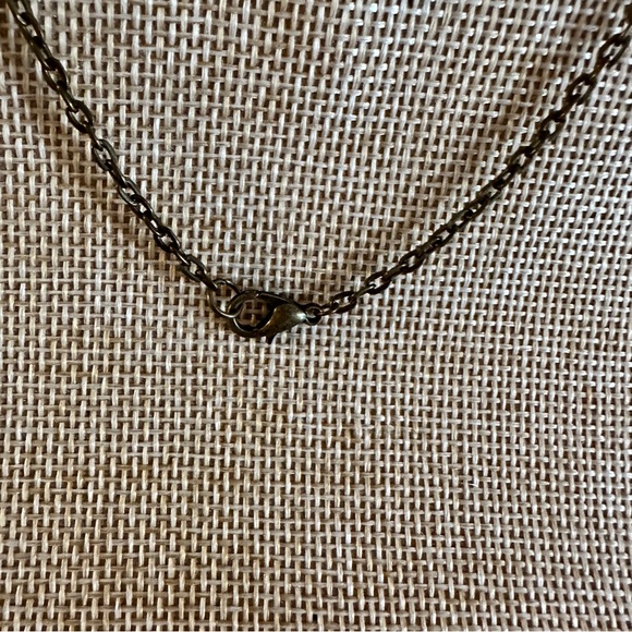 Freshwater pearl drops on a bronze necklace. New, lobster clasp, 18” - Picture 2 of 4